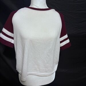 Forever 21 White and Burgundy Short Sleeve Tee